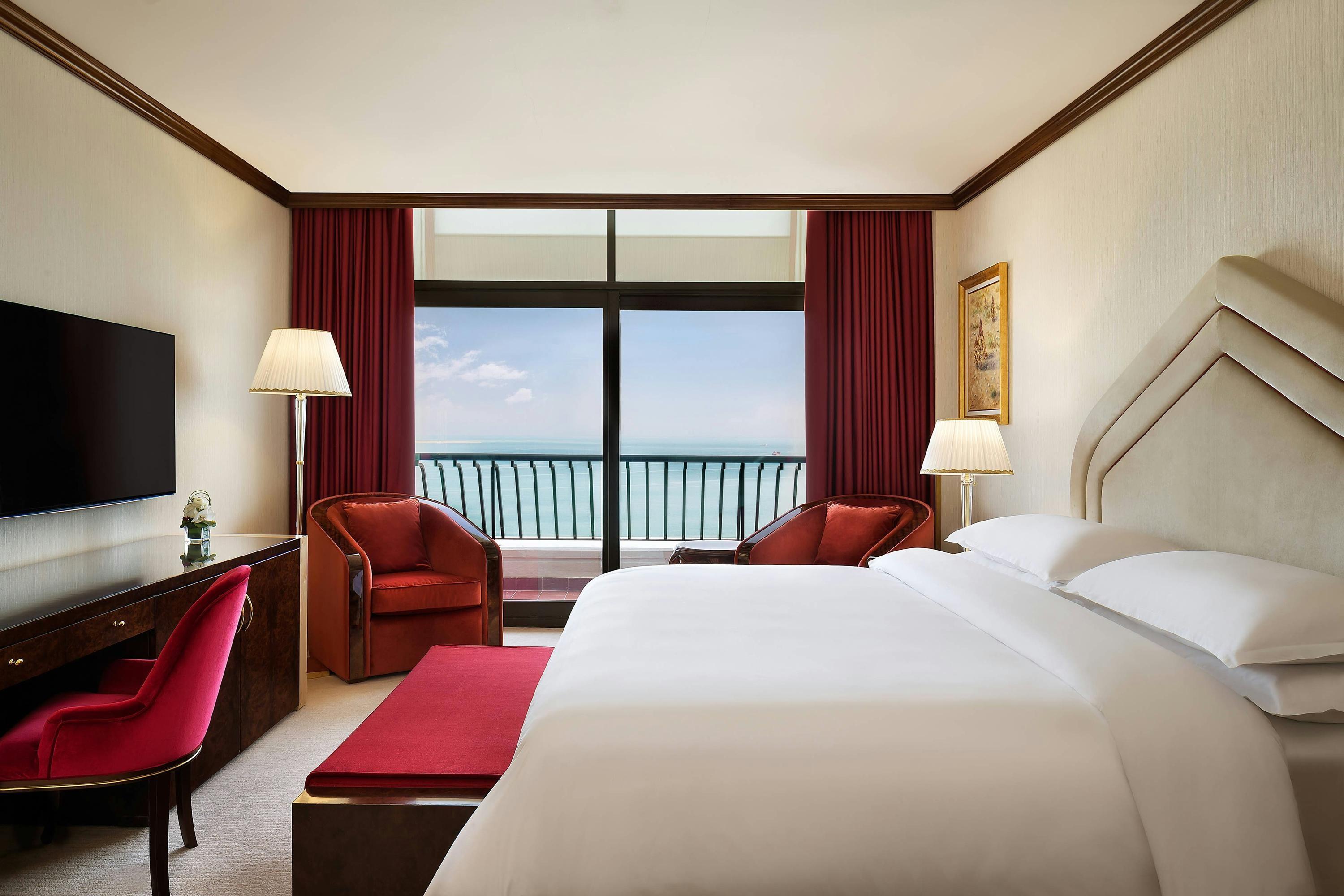 Double bed suite at Sheraton Grand Doha Resort