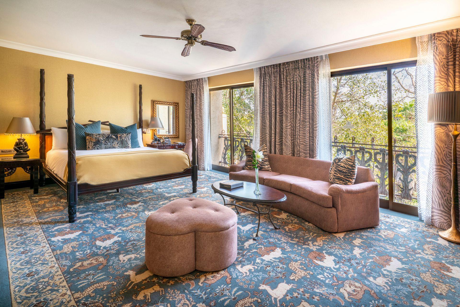 Double bed suite at Sun City Resort, The Palace of the Lost City