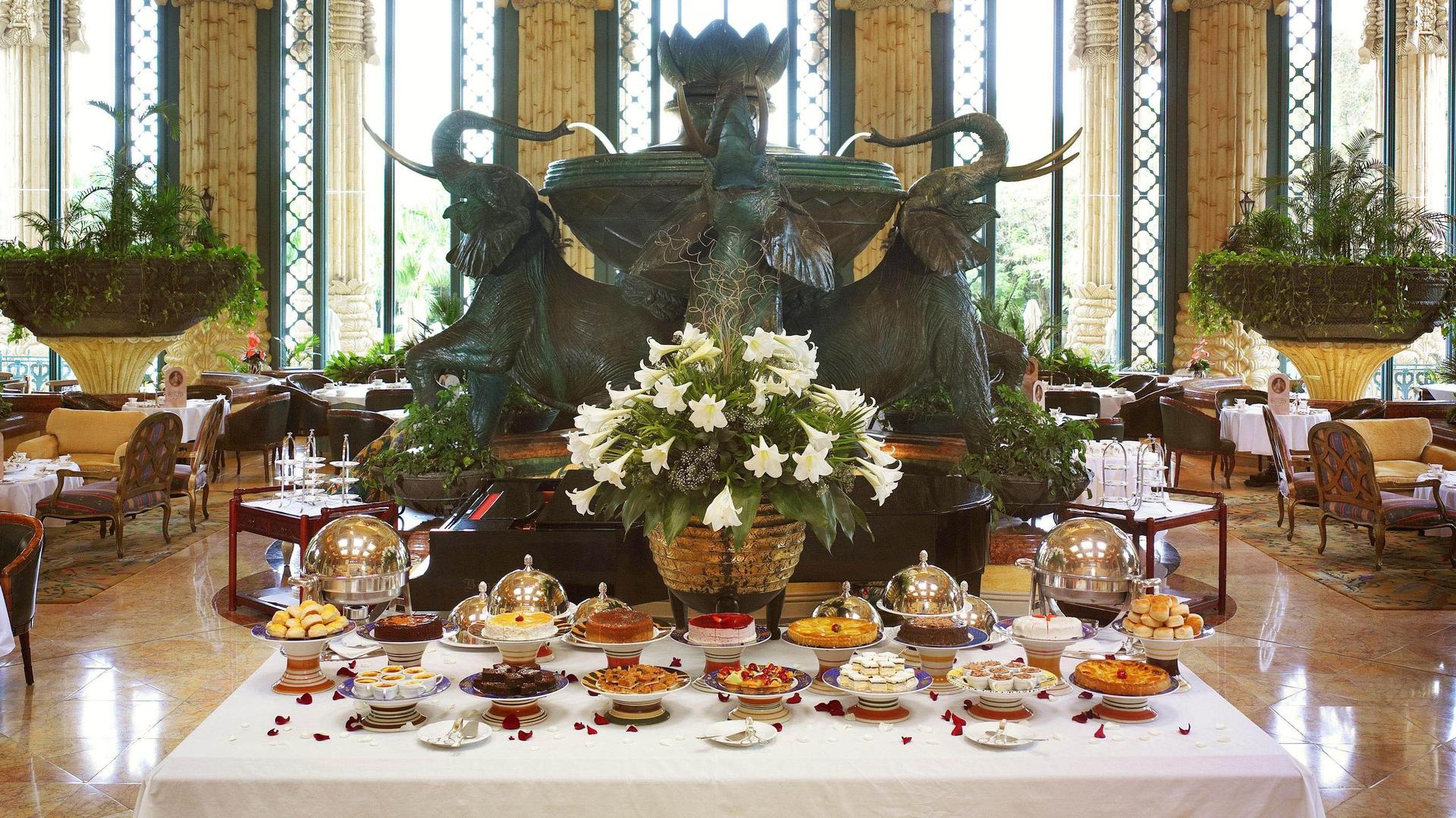Dining room with a centrepiece statue of animals