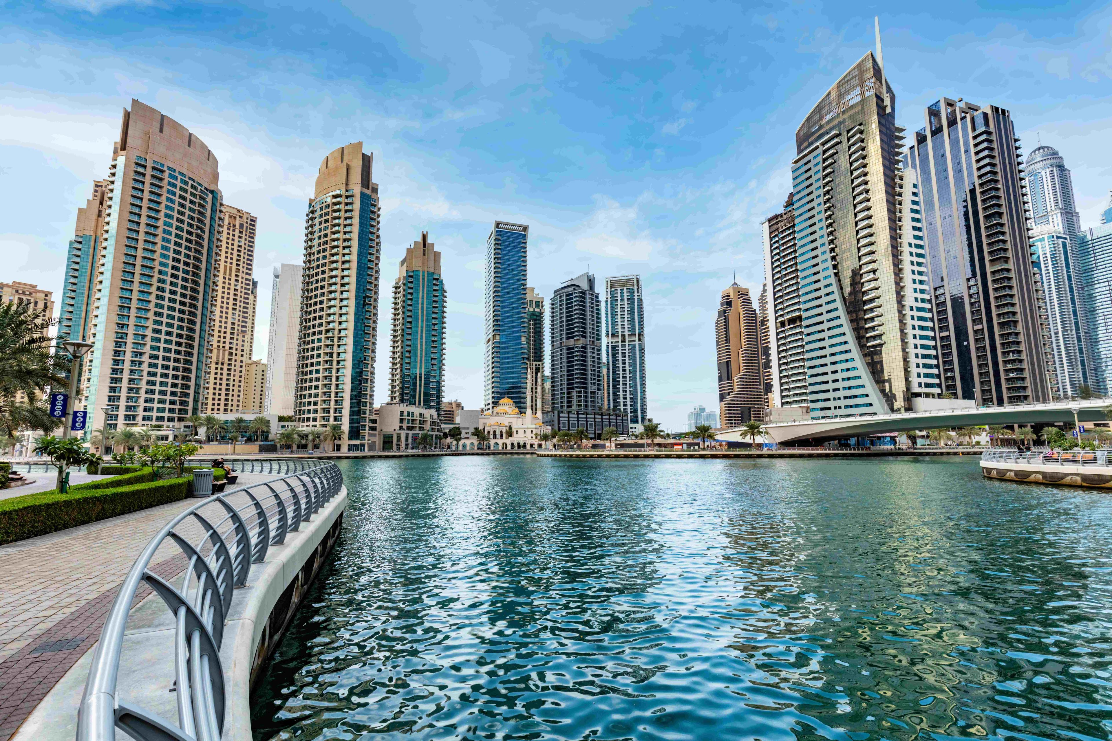 Panoramic view of the Taj Jumeirah Lakes Towers building