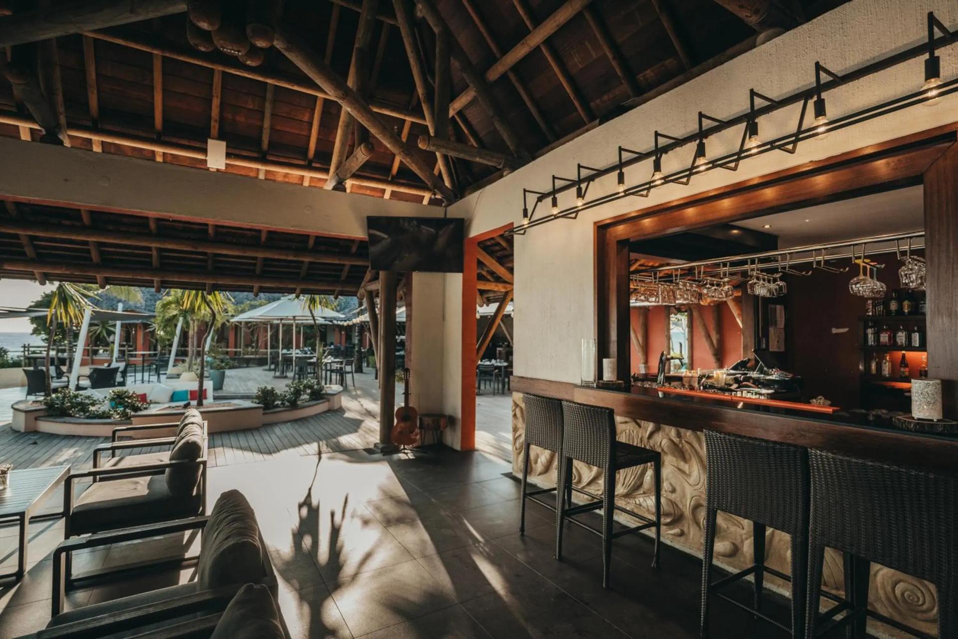 Bar and dining area at Tamarina Golf & Spa Boutique Hotel