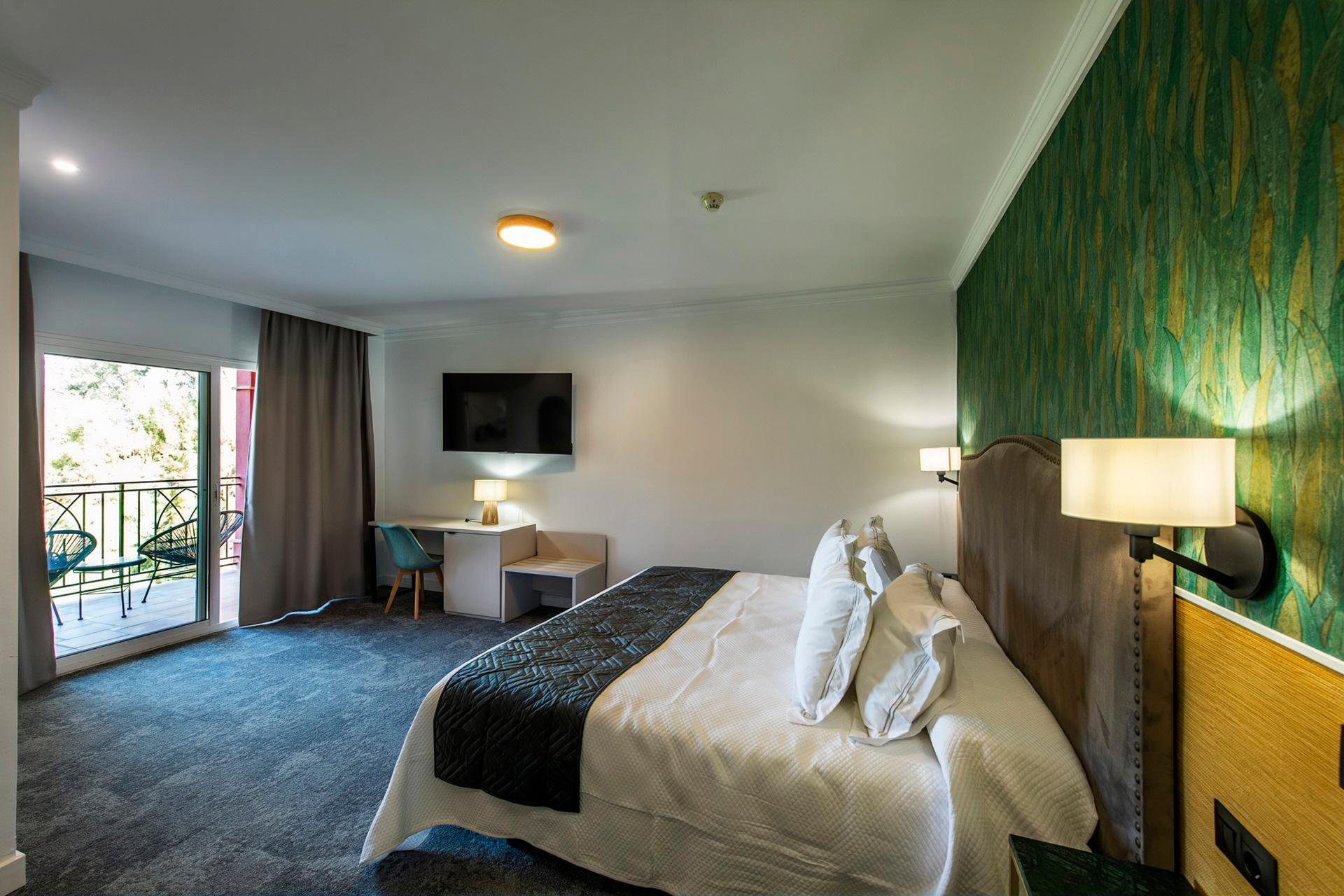 Double bed suite at Tamisa Golf Hotel