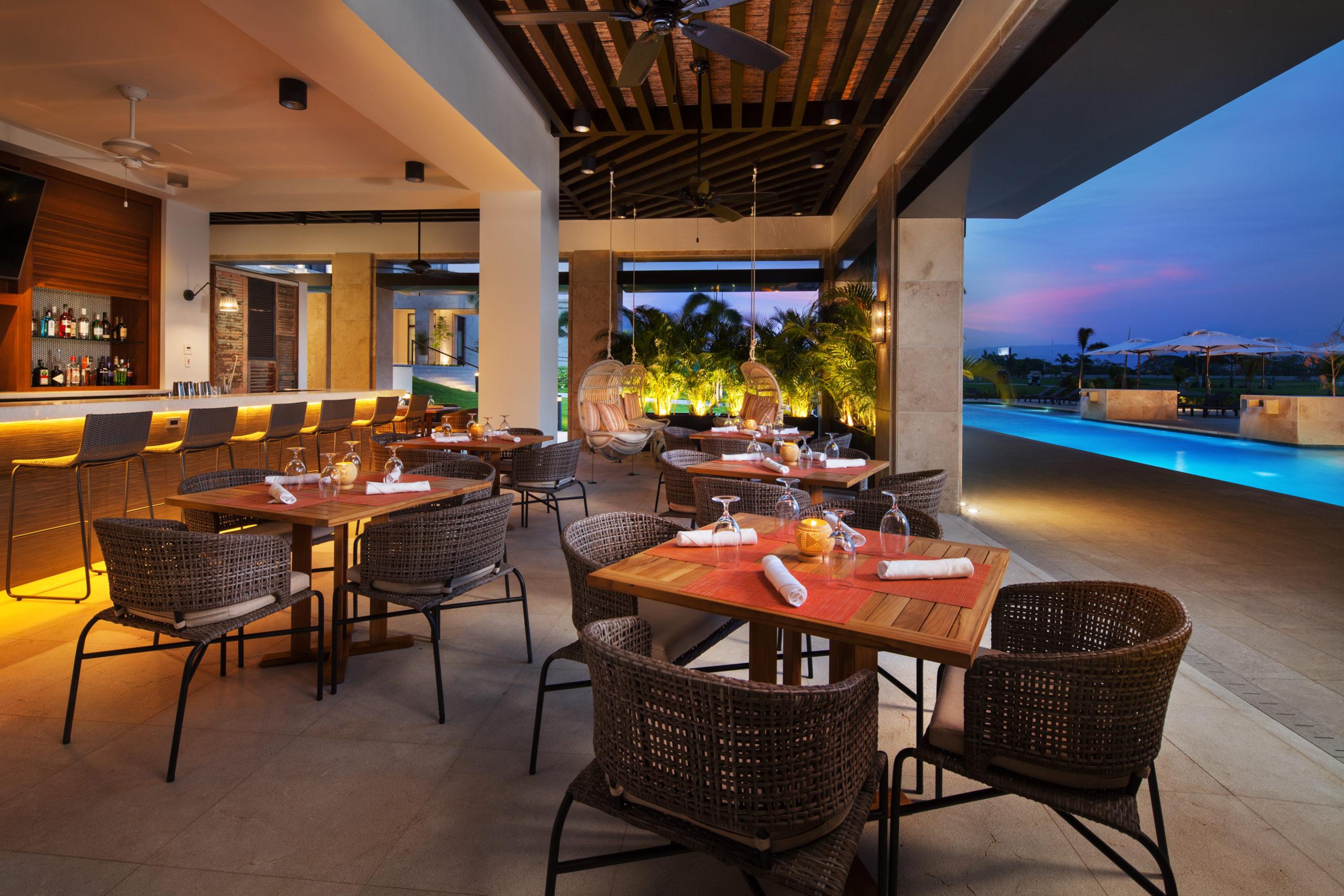 Outdoor dining at The Santa Maria, a Luxury Collection Hotel & Golf Resort