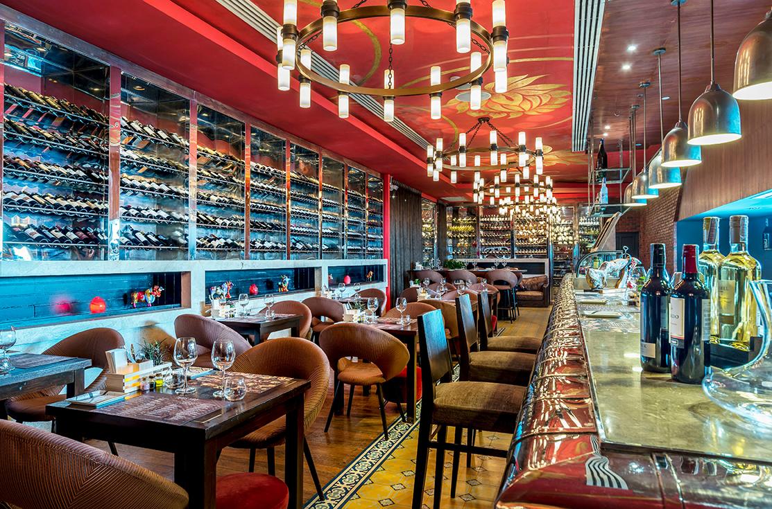 Bar at Hilton Bangkok Grande Asoke