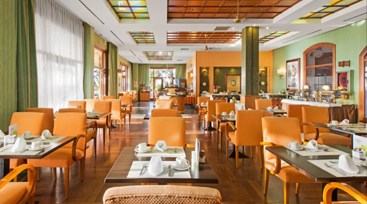 Indoor dining suite at Elba Palace Golf & Vital Hotel