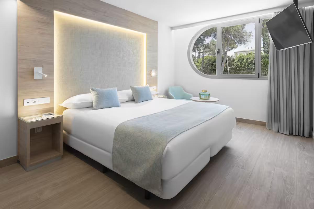 Double bed suite at Elba Sunset Mallorca & Thalasso Spa
