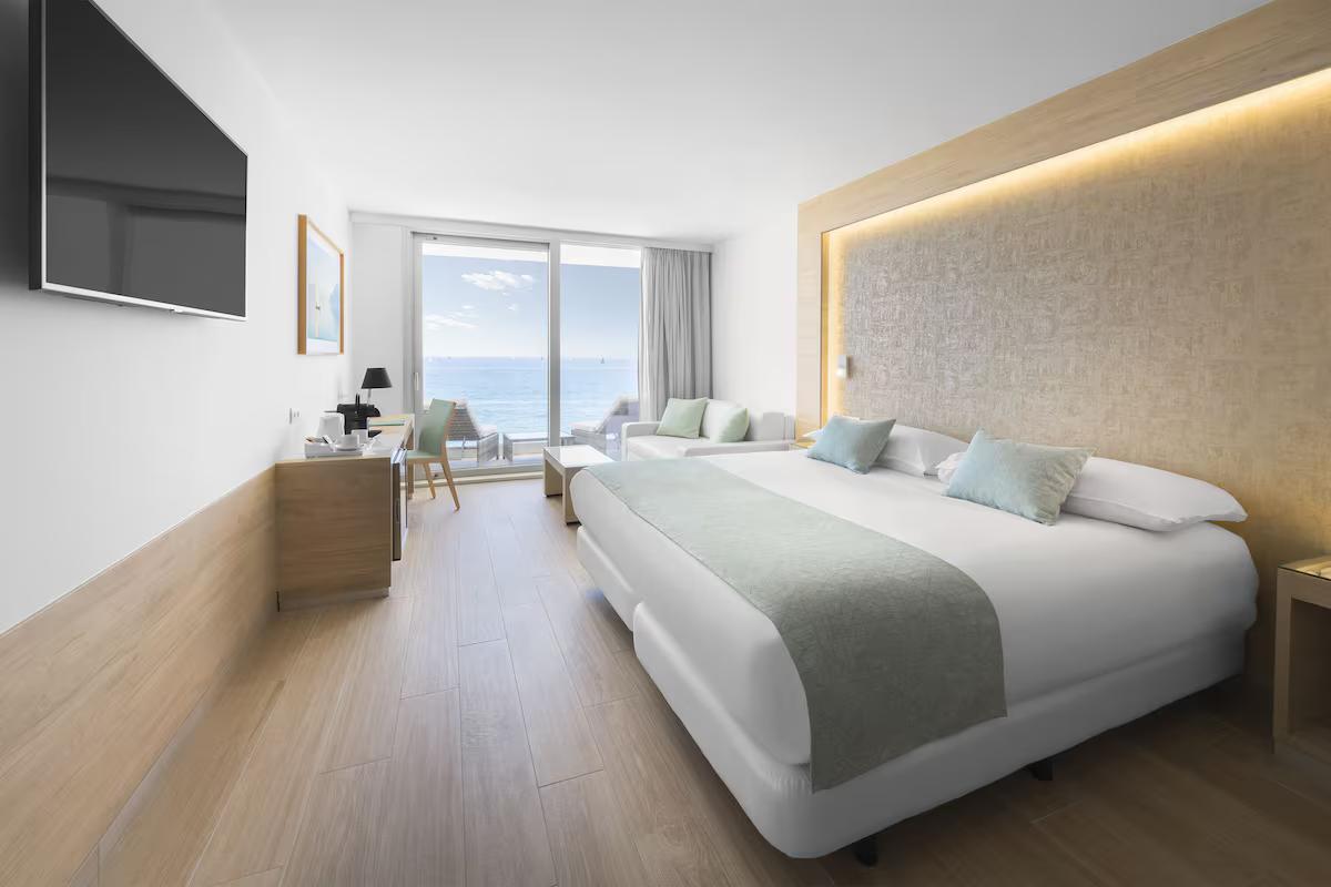 Double bed suite at Elba Sunset Mallorca & Thalasso Spa