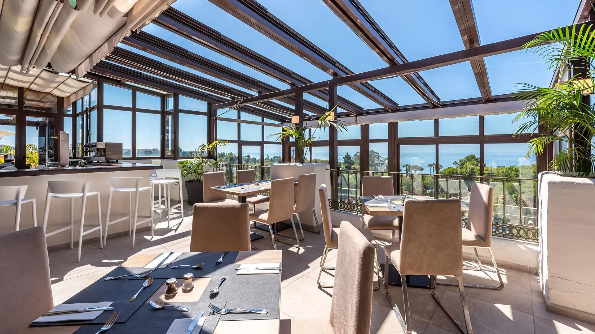 Rooftop dining at Globales Paraiso Beach