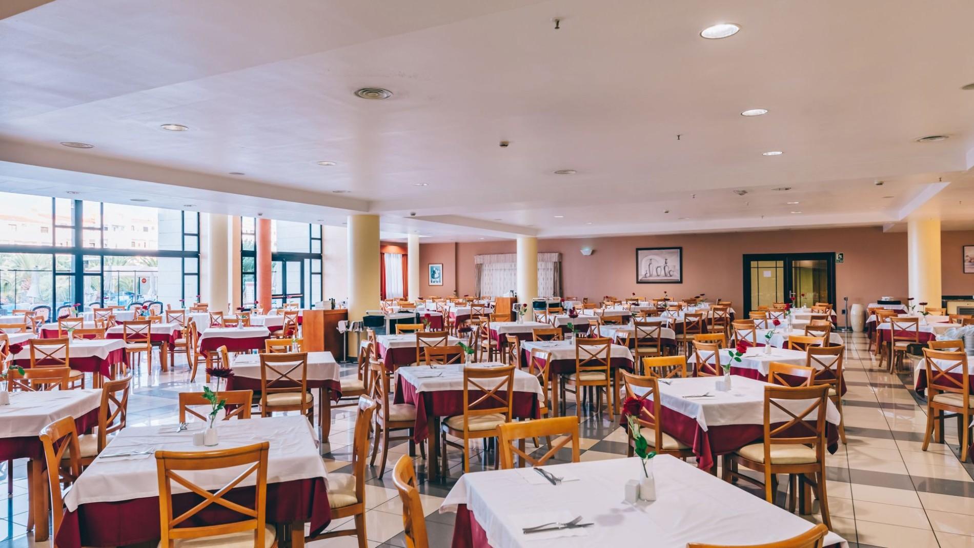 Indoor dining room at Grand Muthu Golf Plaza Hotel