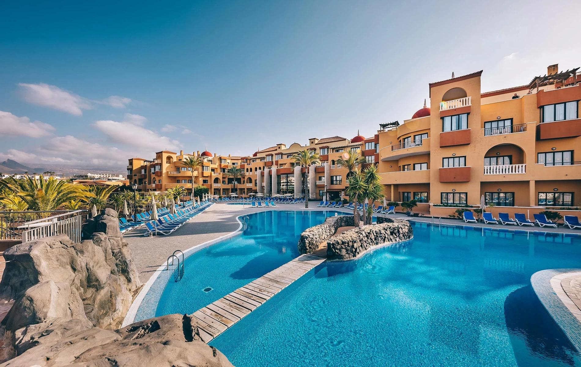Outdoor swimming pool at Grand Muthu Golf Plaza Hotel