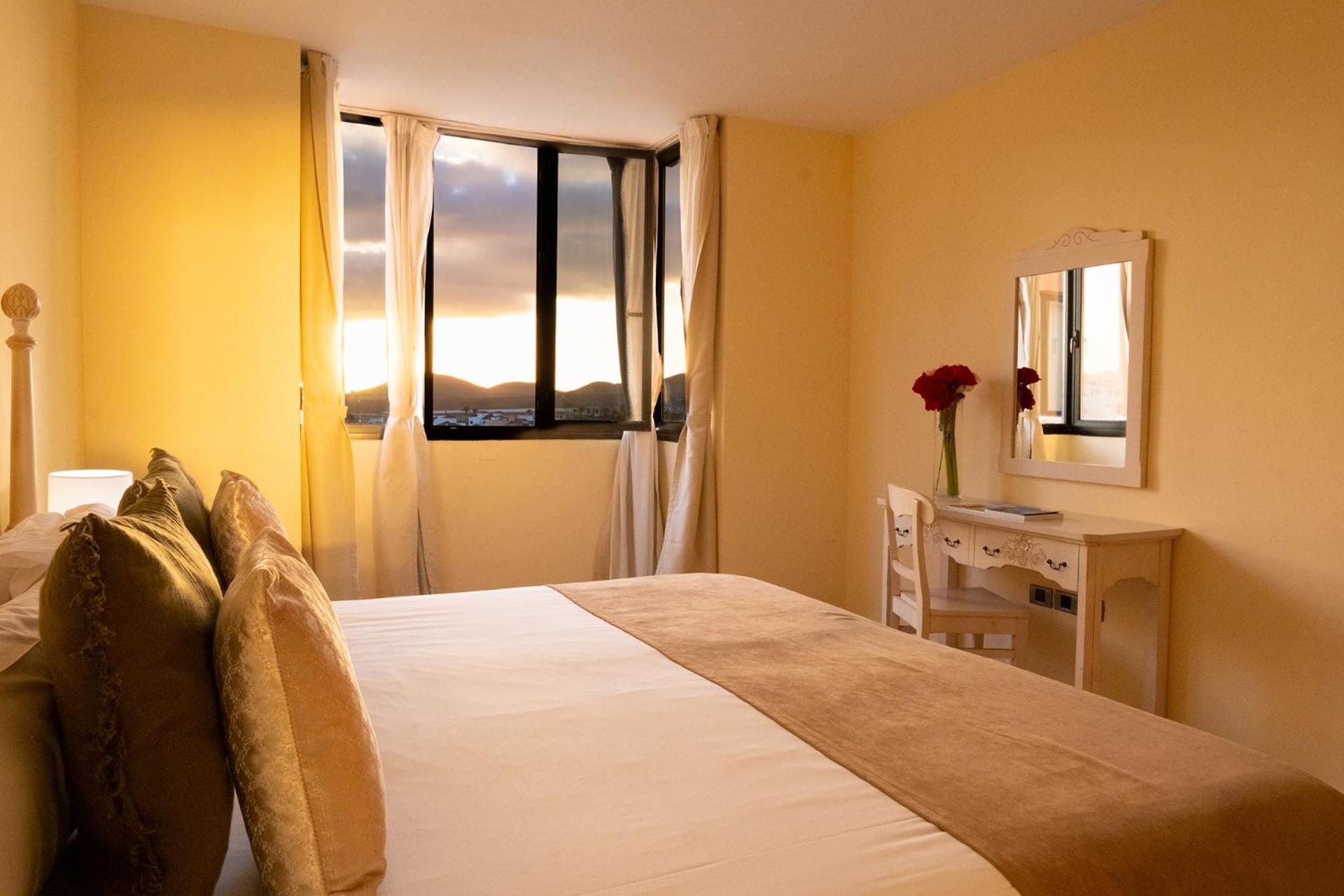 Double bed suite at Grand Muthu Golf Plaza Hotel