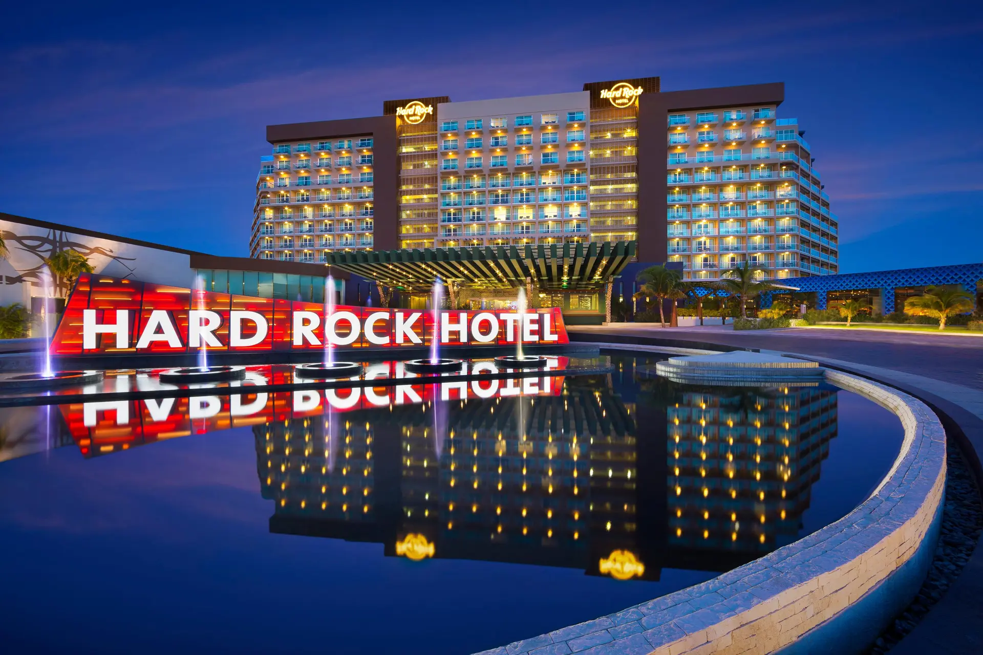 Panoramic view of the front entrance to Hard Rock Hotel Cancun