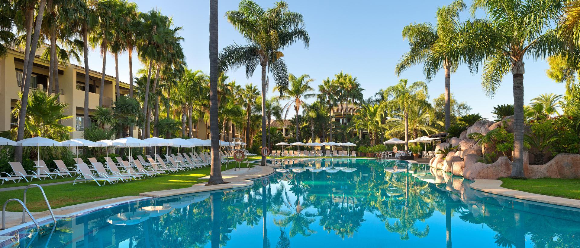 Outdoor pool at Hotel BlueBay Banús