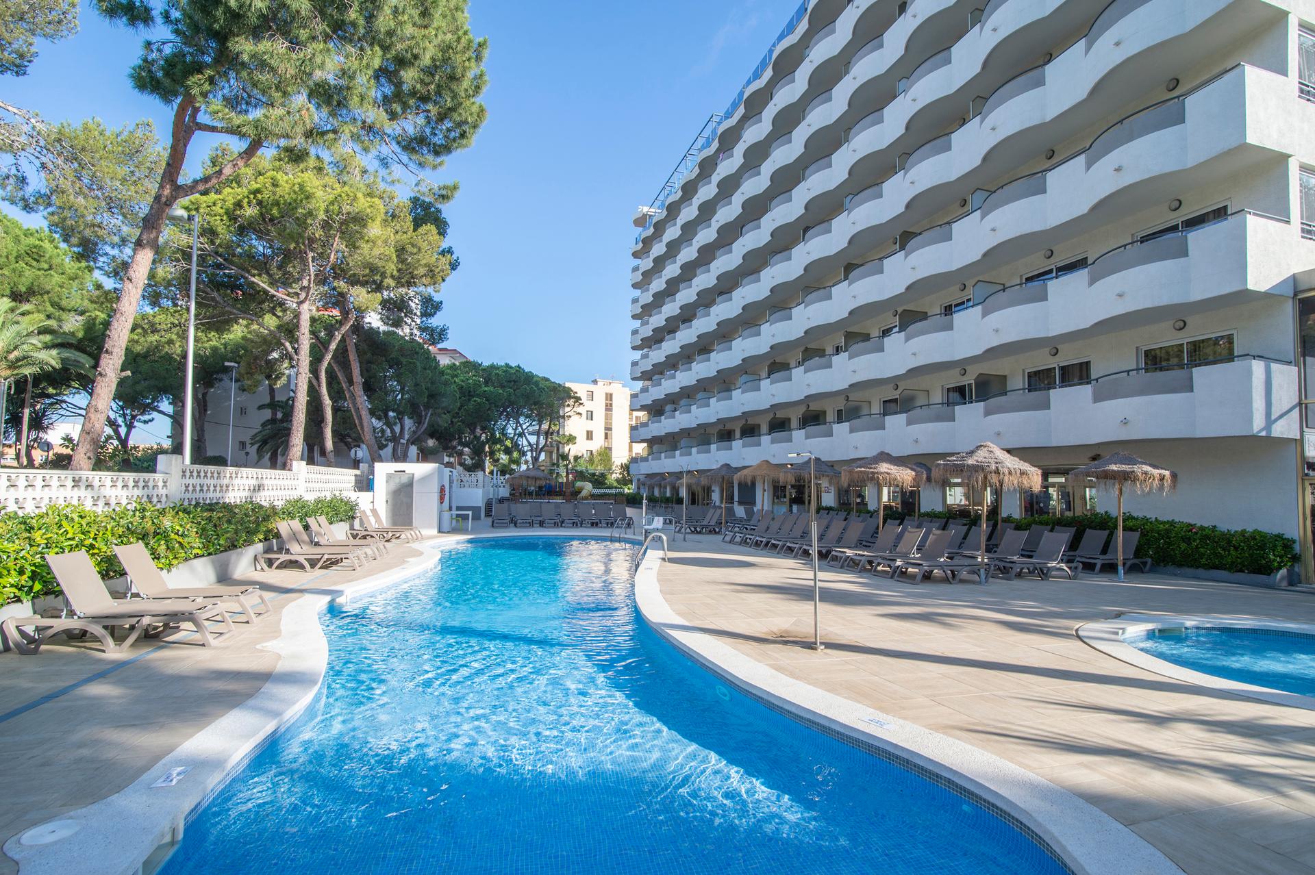 Panoramic view of the Hotel Salou Beach by Pierre & Vacances building overlooking the outdoor pool