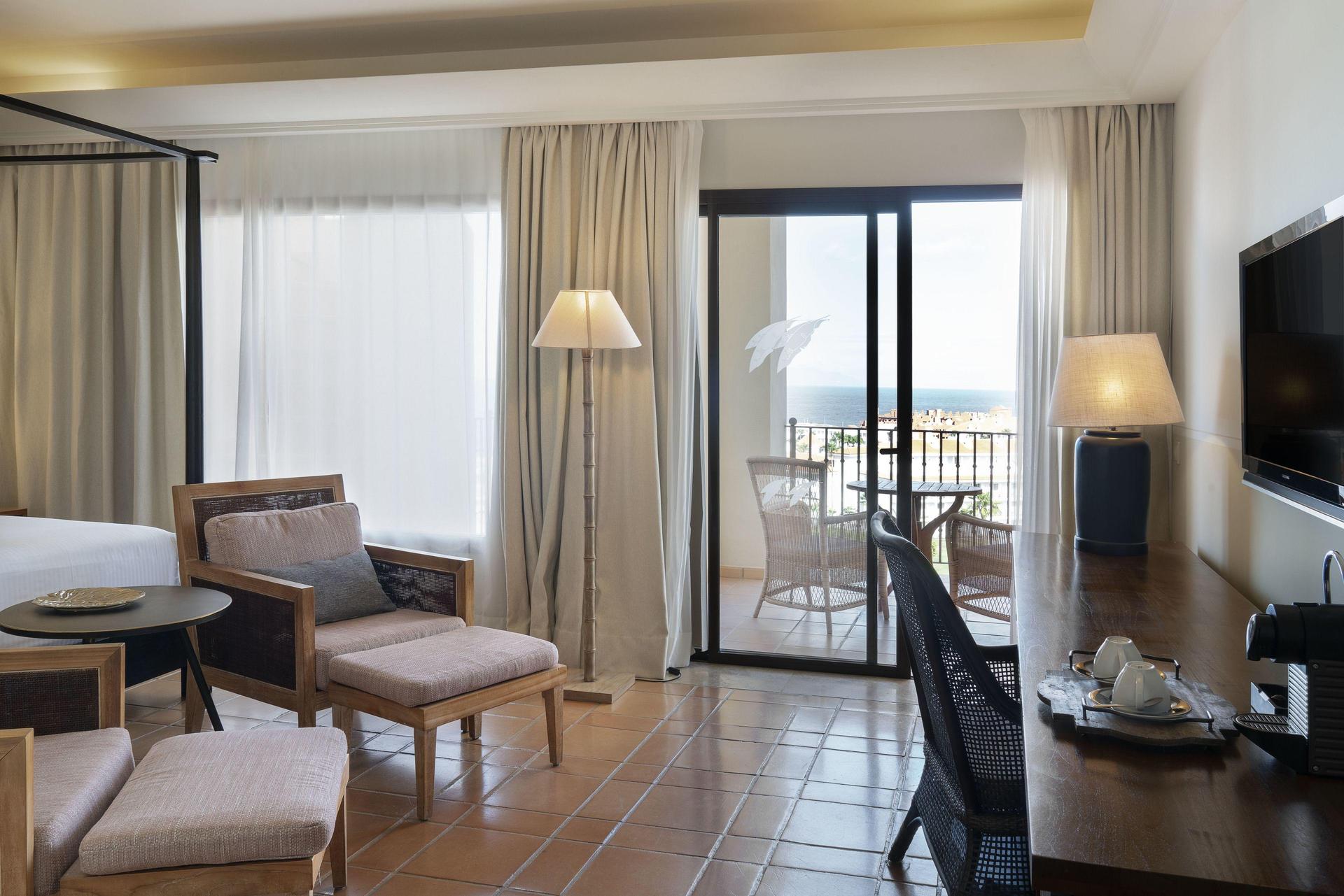Double bed suite at Hotel Vincci Seleccion La Plantacion del Sur