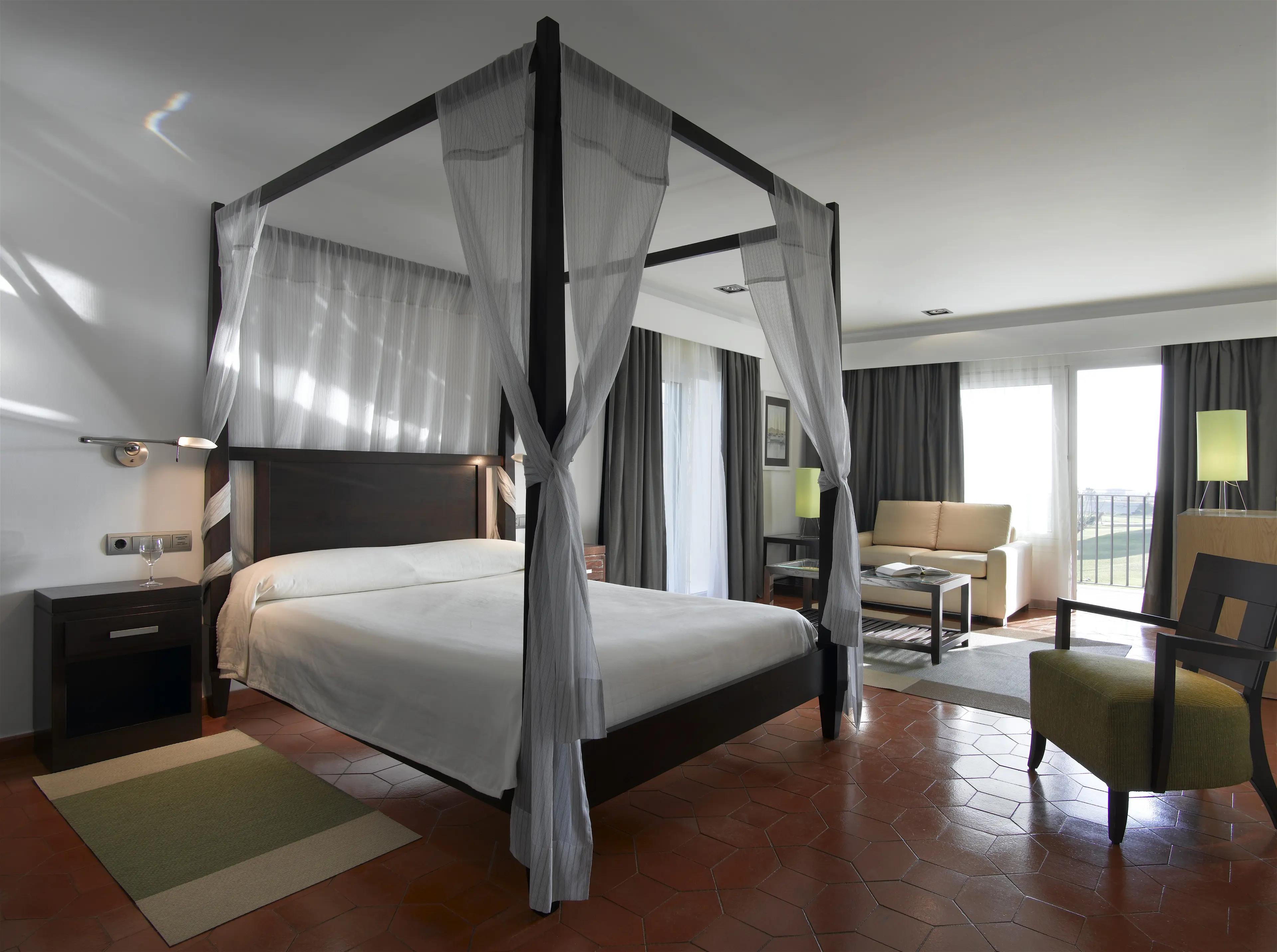 Double bed suite at Historic Golf Course