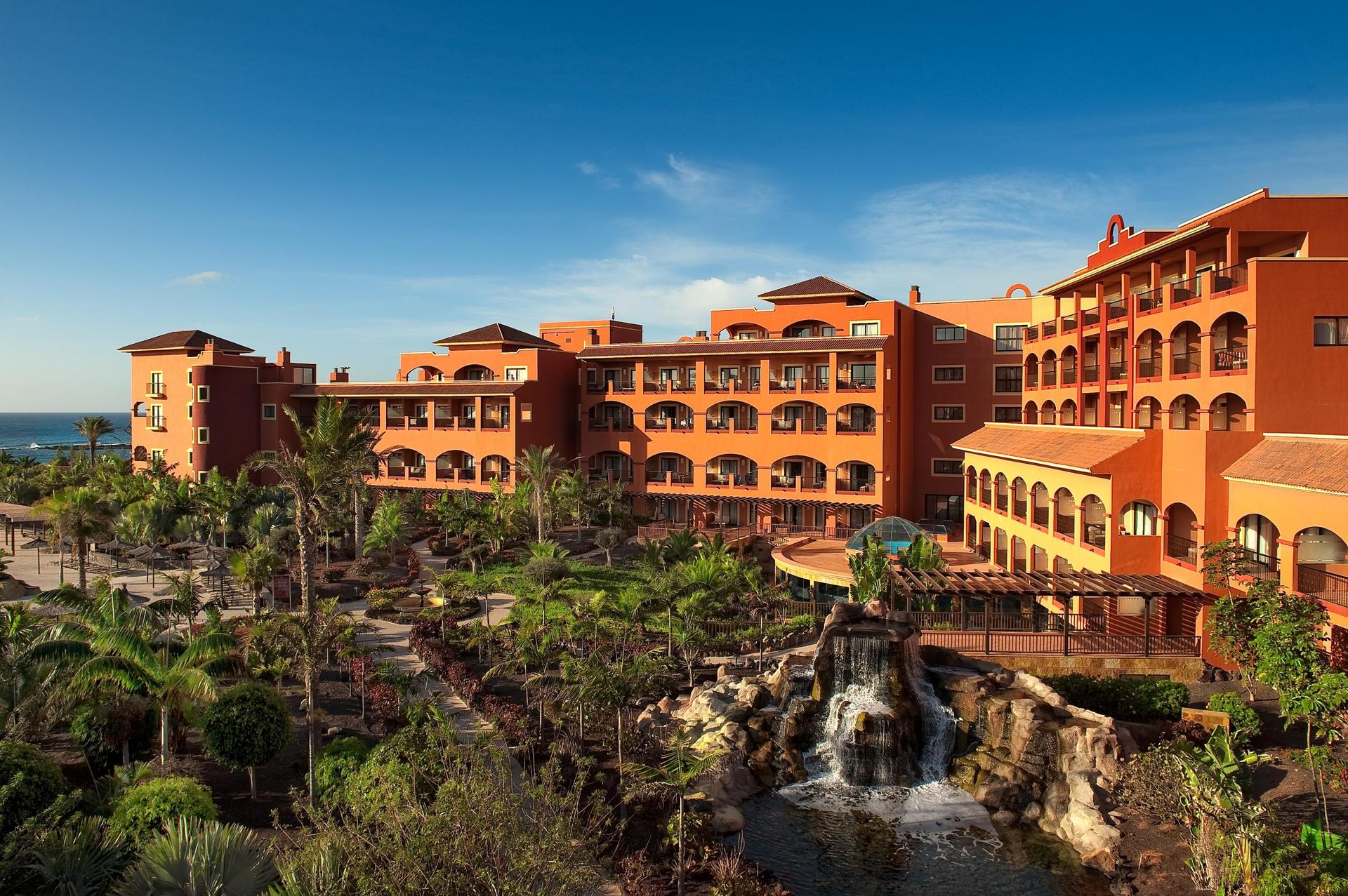 Panoramic view of the Sheraton Fuerteventura Beach, Golf & Spa Resort building