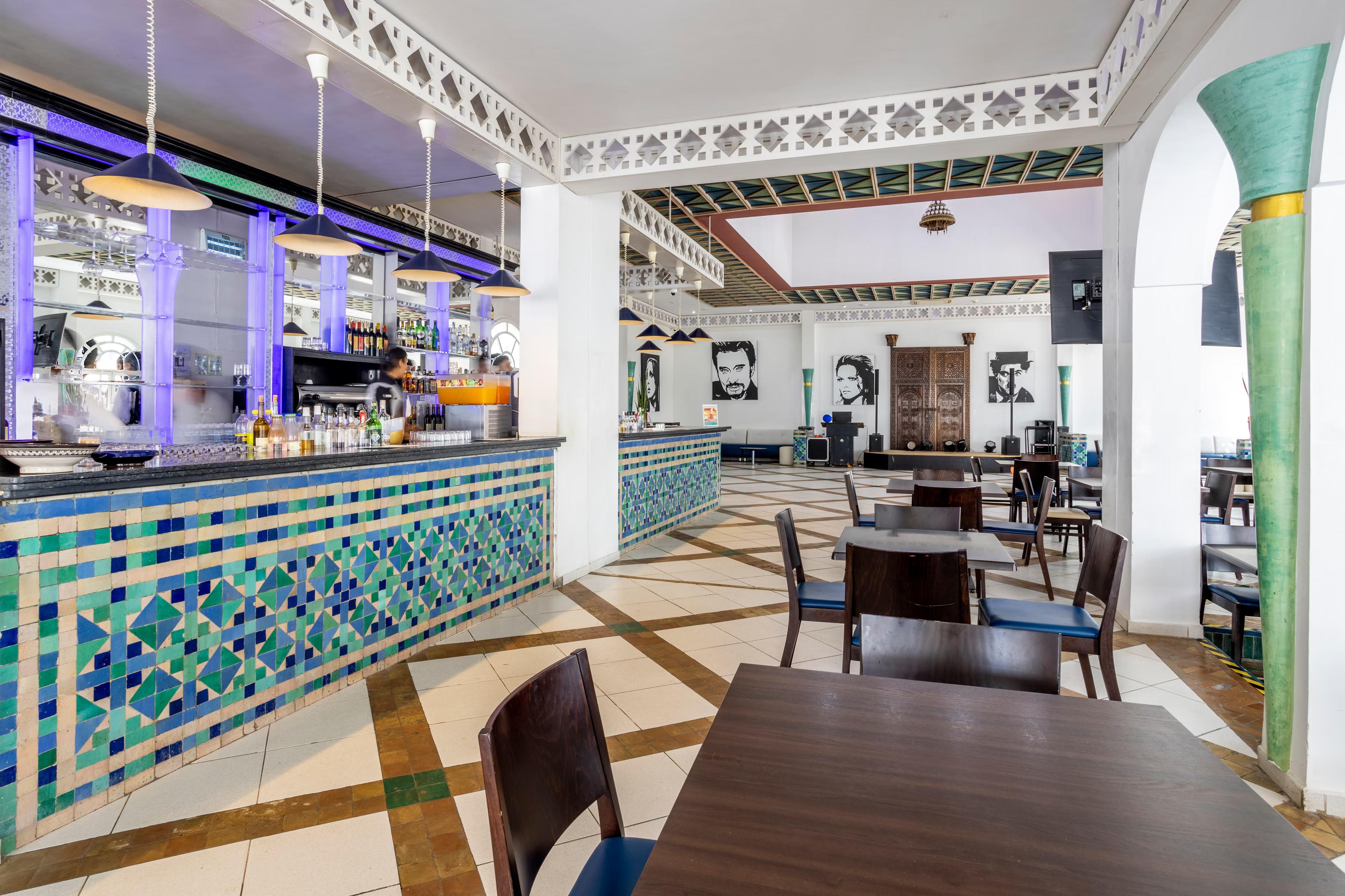 Indoor dining and bar at Valeria Jardins d’Agadir Resort
