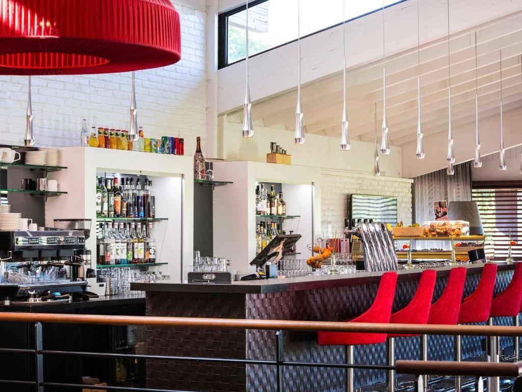 Bar at Cabot Bordeaux MGallery Collection