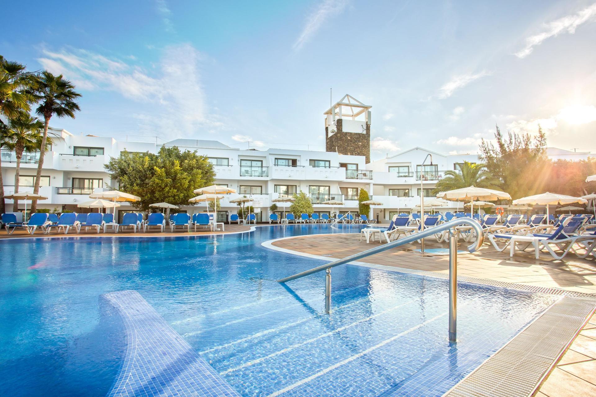 Outdoor swimming pool at THB Lanzarote Beach